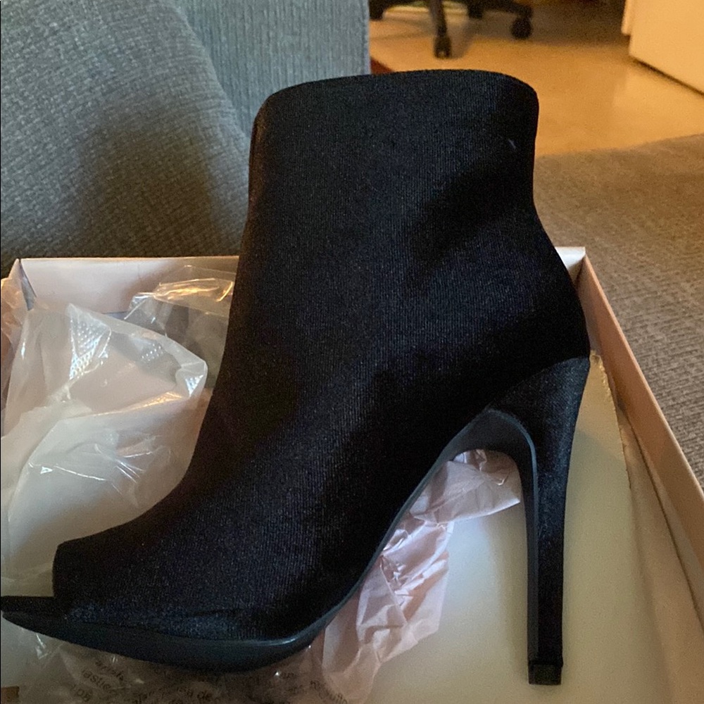 JustFab Sleek Black Ankle Boots